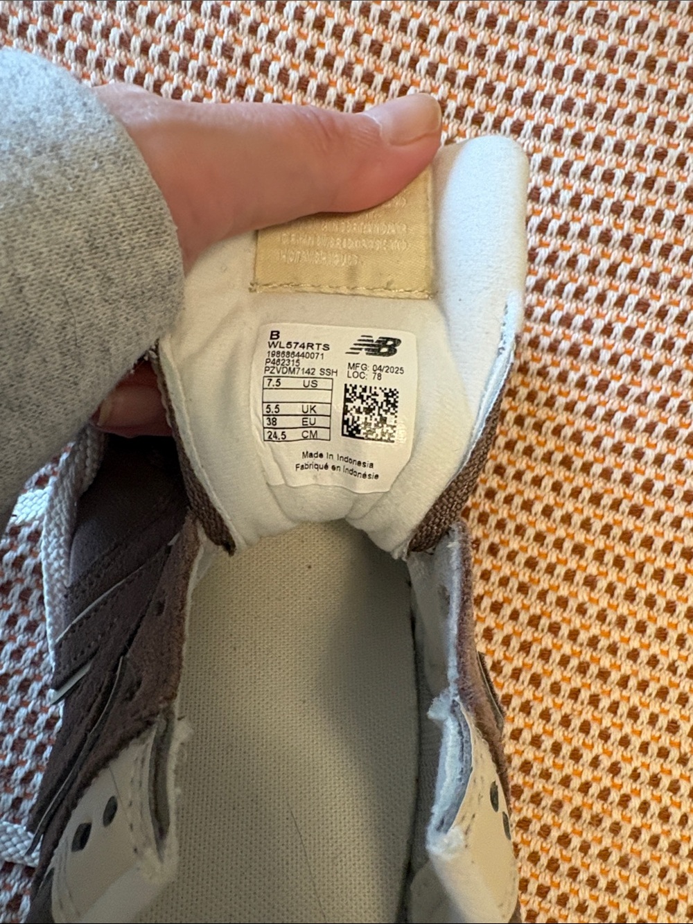 New Balance Sneakers Size 7.5 - Picture 5 of 5